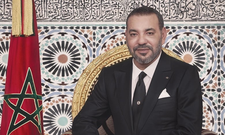 الملك يشيد بتدخل الجيش لإنقاذ وإيواء المتضررين من فيضانات الغرب والقصر الكبير ويأمر ببناء  60.000 وحدة سكنية لأسر أفراد الجيش