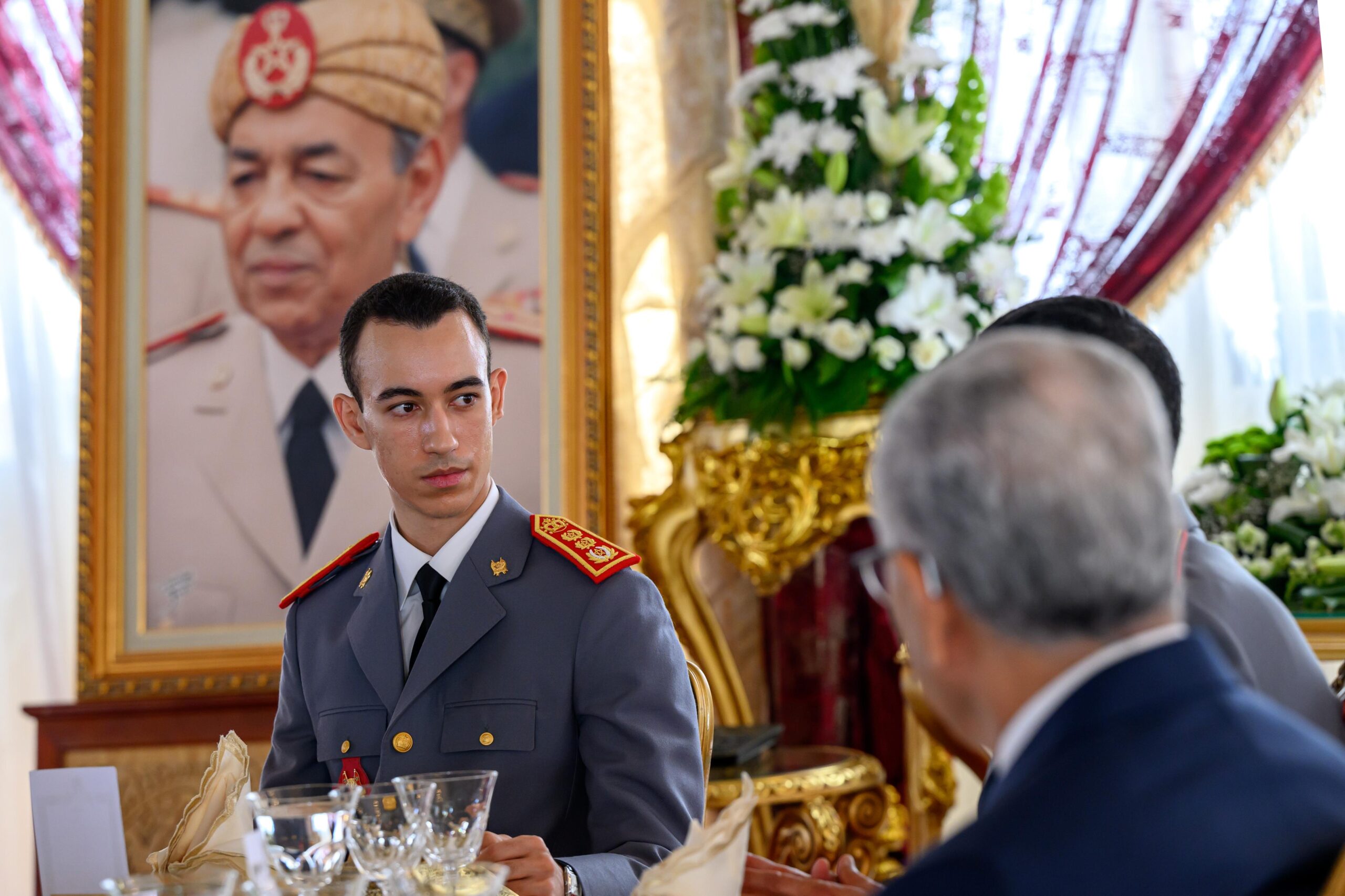 بتعليمات من الملك ولي العهد يترأس احتفال الجيش بالذكرى 70 لتأسيس القوات المسلحة الملكية