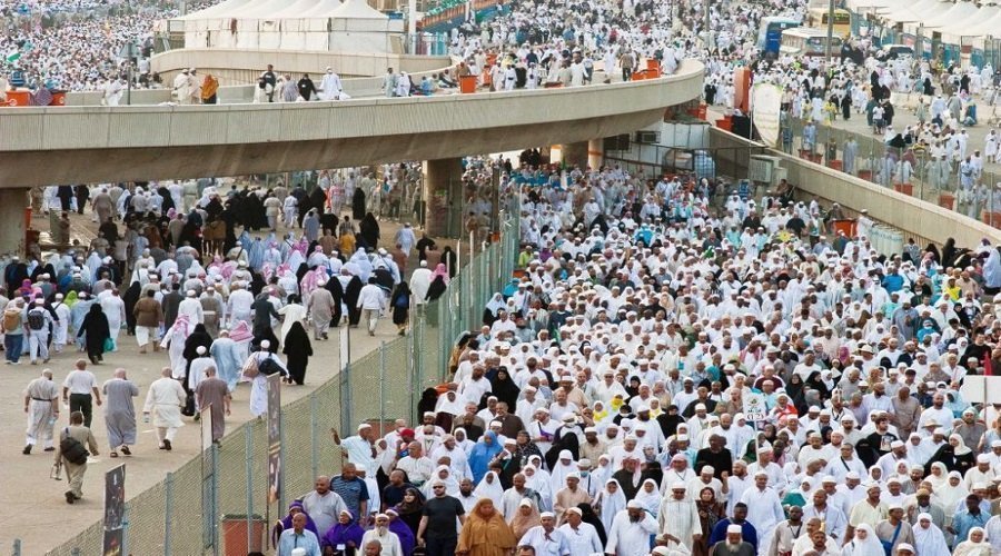 مناسك الحج.. ضيوف الرحمان يواصلون التوافد إلى مشعر منى لقضاء يوم التروية