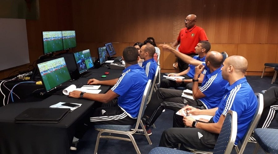 جامعة الكرة تكشف موعد تطبيق تقنية الفار بالبطولة الوطنية