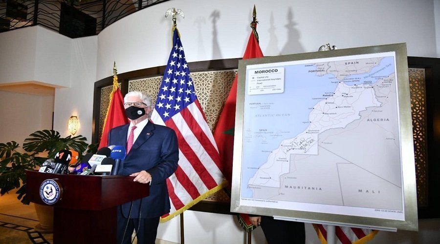 السفير الأمريكي بالمغرب يقدم خريطة المغرب الكاملة بعد اعتمادها رسميا