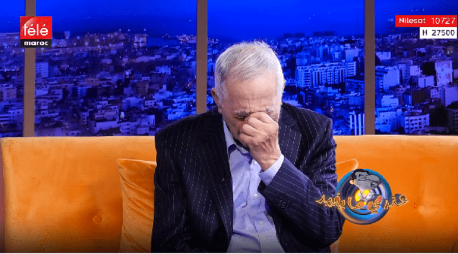 لهذا انهار الخلفي باكيا وطلب مساعدة مادية من مدير